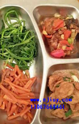 集約化、標準化與人性化 現代餐飲管理的多元實踐